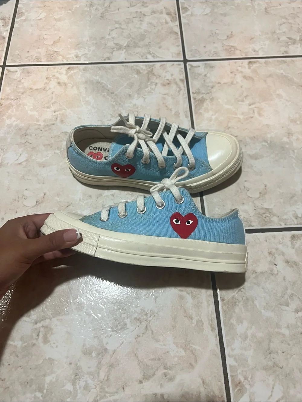 Comme des Garçons PLAY Light Blue Low-Top Sneakers with Red Heart